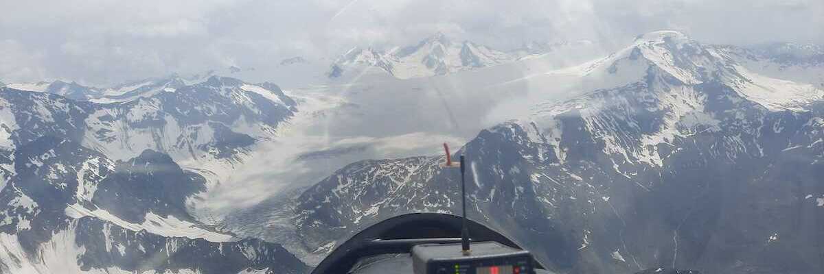 Flugwegposition um 13:15:48: Aufgenommen in der Nähe von Gemeinde Kaunertal, Österreich in 6470 Meter